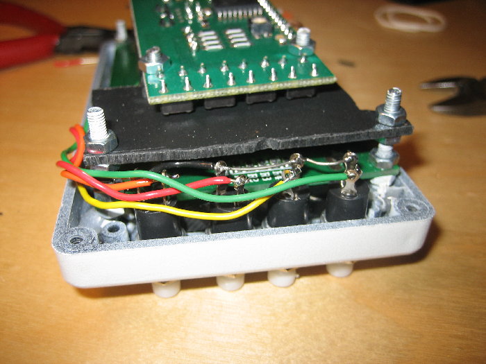 lcd_öppen.JPG (1.82 MiB) Visad 33137 gånger Komponenter monterade i låda