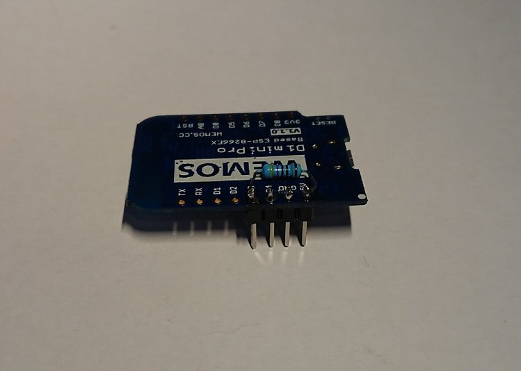 1.JPG (260.41 KiB) Visad 12555 gånger Valde att löda motståndet under kortet då det var enklast så.